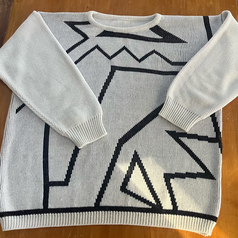 Chic 90s Monochrome Geometric Knit Sweater - Picture 4 of 9
